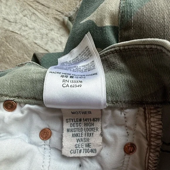 MOTHER High Waisted Looker Ankle Fray in See Me Size 25 - Picture 11 of 13